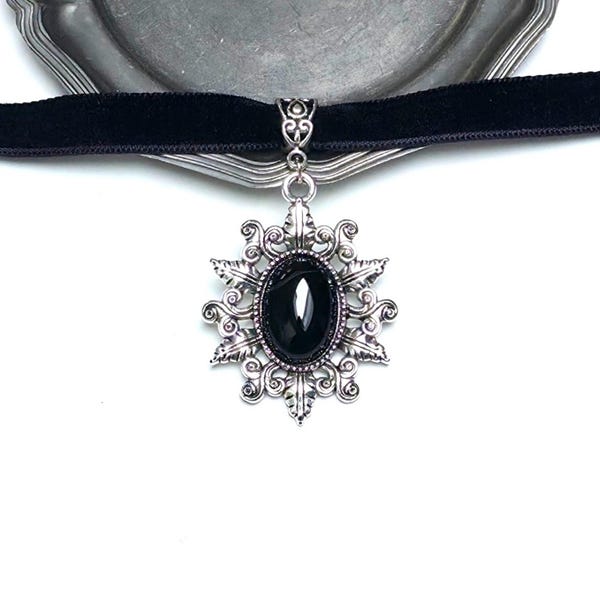 Dark Romance Bloem Choker: Victorian Gothic halsketting met zwarte agaat