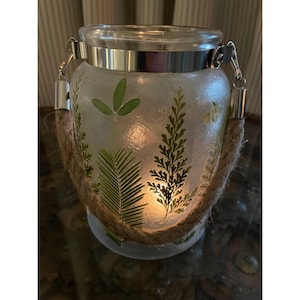 Green Garden Glass Lantern with Hemp Rope & Pressed Flowers