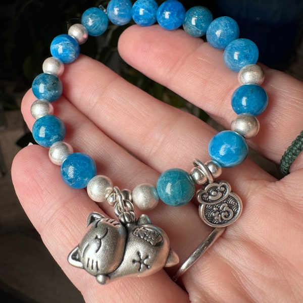Money cat, lucky cat with 925 sterling silver and blue apatite beaded bracelet