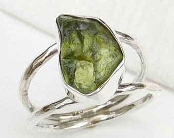 Green Peridot Ring, Peridot Jewelry, Sterling Silver Ring, Raw Stone Ring, Women Ring, Boho Ring, Statement Ring, Raw Gemstone Ring,Gift Her