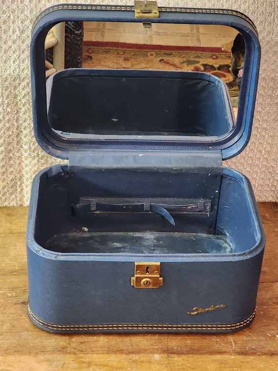 Vintage Skyline Train/Travel Case Gem