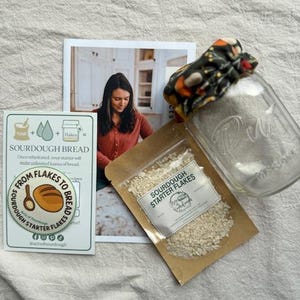 Beginner Sourdough Starter Kit with Starter Flakes, Recipe Guide, and Jar Cover bild 1