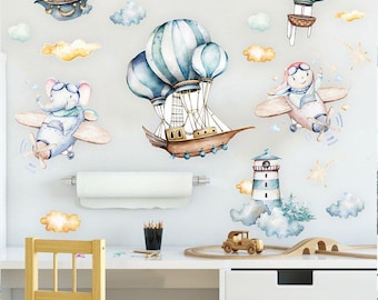 Calcomanías de pared para guardería con diseño de aviador en acuarela: pilotos animales, globos aerostáticos y aviones antiguos.