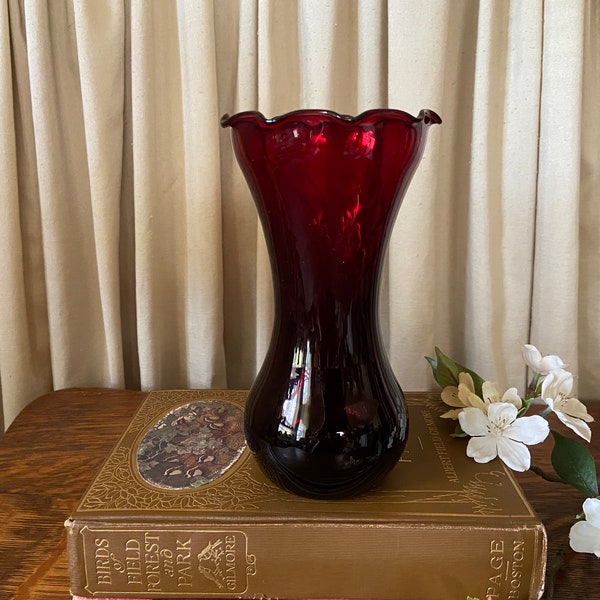 Red Flared Swirl Vase, Ruffled Edge