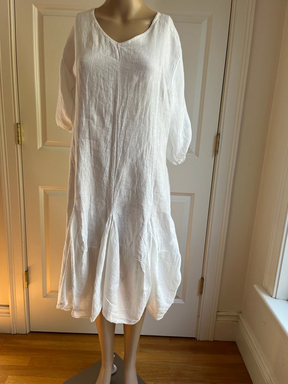 White linen dress. Size Medium