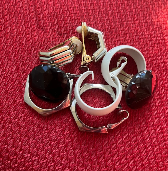 Bundle of 4 pairs of vintage clip on earrings.