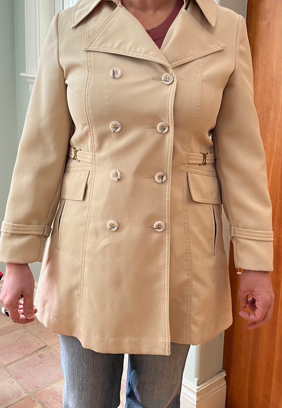 Vintage trenchcoat. - image 2