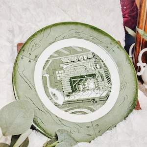 Vintage Colonial Homestead Decorative Green Plate | Vintage Plates Decorative Plates Green Plates Colonial Homestead by Royal Plate Gallery
