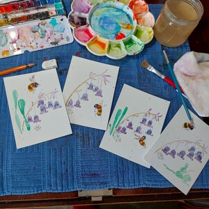 Conjunto de 4 pinturas em aquarela tamanho postal, abelhas e jacintos, não são impressões, 6x4 polegadas, sem moldura