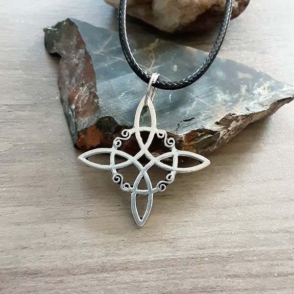 Witches Knot Protection Amulet Pendant Necklace Silver Pagan Witch Accessory Witchcraft Gift