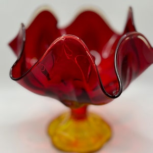 Vintage LE Smith Amberina 6 Petal Glass Handkerchief Vase/Compote