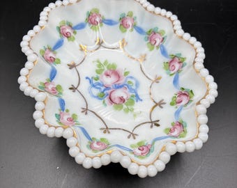 Vintage Art Nouveau Milk Glass Ring Holder/Trinket Dish/Bowl