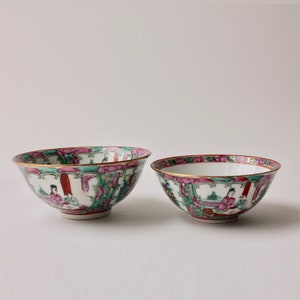 Japanese Porcelain Bowls, 2 Bowls, Vintage Porcelain,Hand Painted,Decorated in Hong Kong,Famille Rose Medallion, 13/6cm, 11.5/5cm