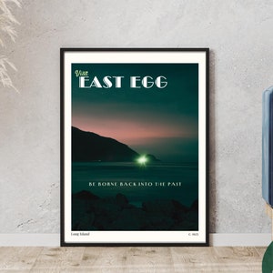 Póster de viaje vintage descargable de El Gran Gatsby. Lámina con estética East Egg. Arte mural art déco de F. Scott Fitzgerald. Regalo literario para un lector.