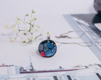 Mothers Day Gift Epoxy Resin Pendant Hydrangea Flower Epoxy Necklace Resin Art Unique Handmade Epoxy Keepsake Handcrafted Resin Art Jewelry