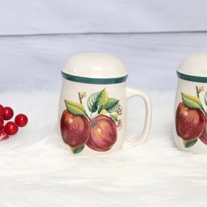 Vintage Casuals by China Pearl Apple salt and pepper shakers, 1980&#39;s Cracker Barrel, Casual tableware, Country Cottage, Wonderbox Vintage