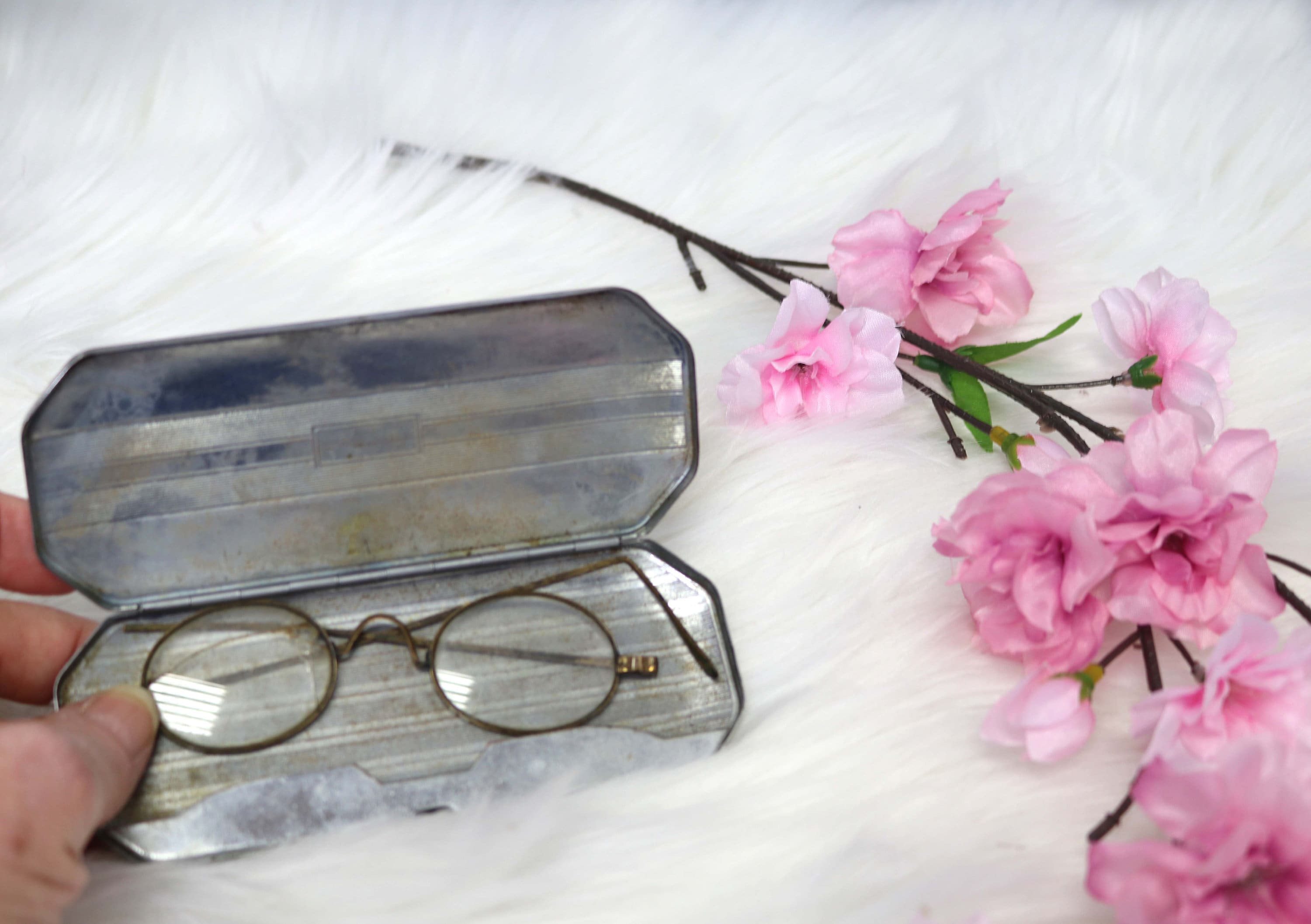 Metal Engraved Eyeglass Case