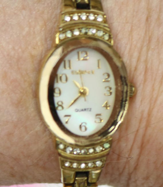 Vintage Elgin Ladies\' Wristwatch Gold Tone - not tested Vintage Elgin Gold Tone Quartz Watch Womens 1990s Stretch  main image 3