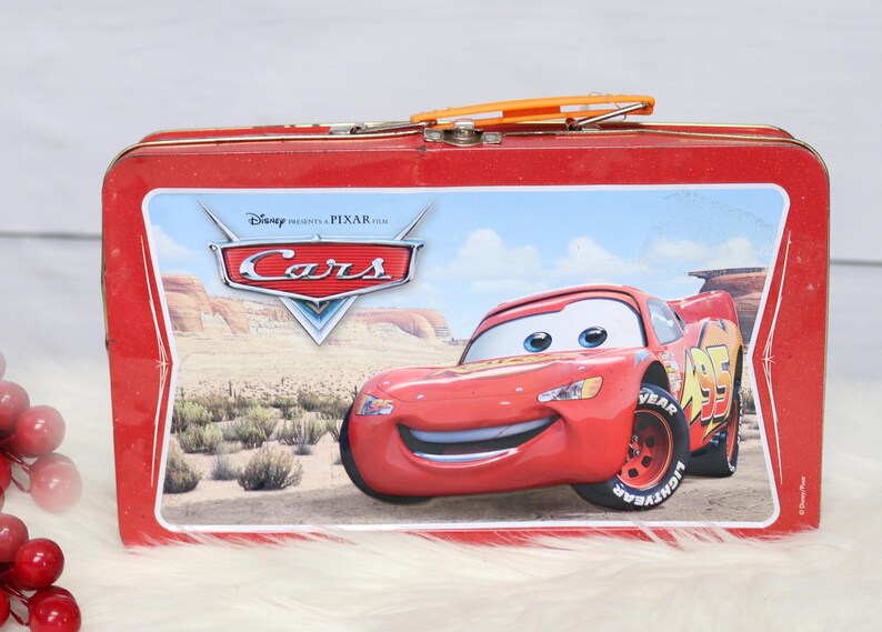 vintage-lightning-mcqueen-metal-lunchbox-disney-pixar-cars-collectible