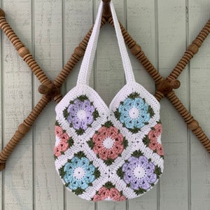CUSTOMIZABLE Beautiful Handmade Crocheted Flower Shoulder Bag