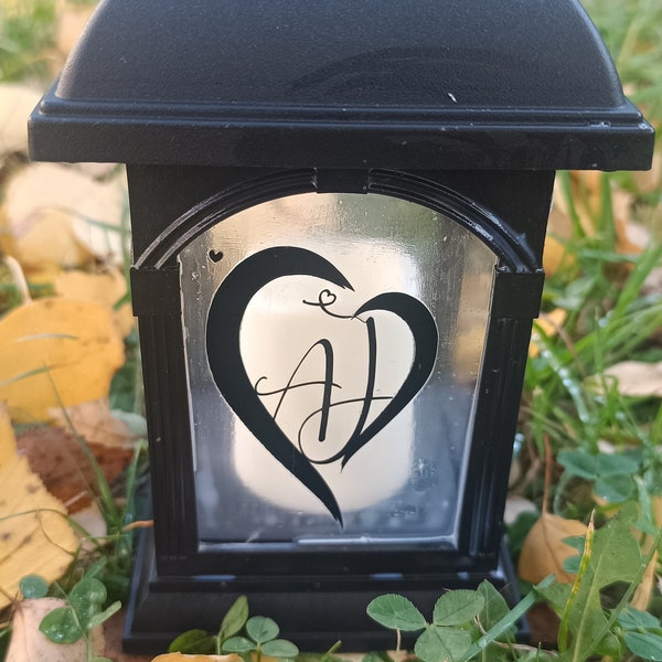 Lanterne solaire pour tombe cimetière personnalise initiales ou lettre prénom avec cœur