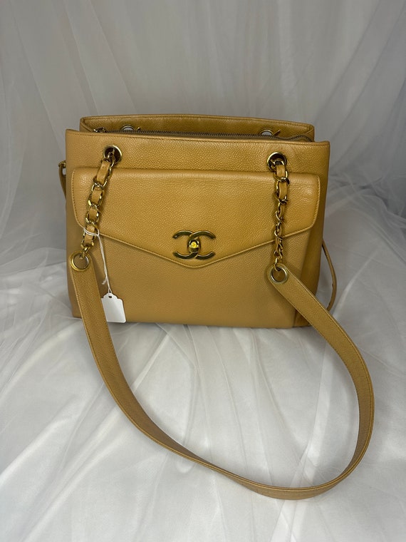 Chanel beige caviar leather - Gem