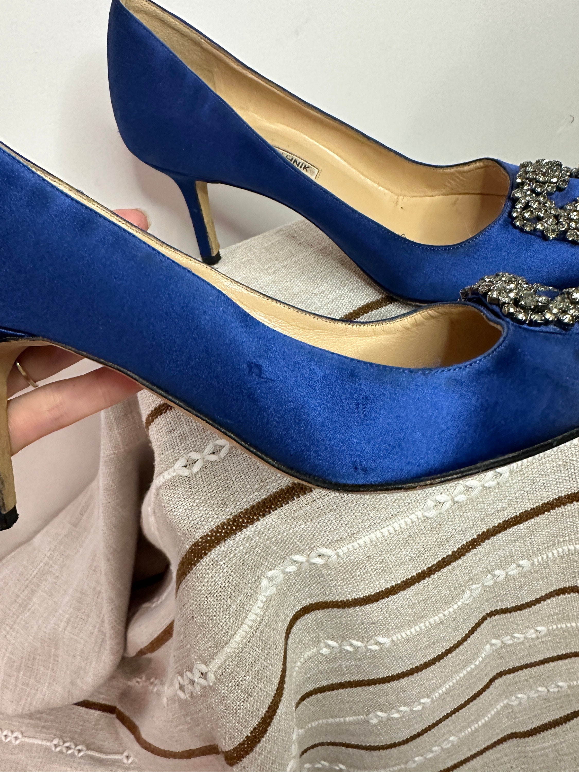 Carrie bradshaw blue heels deals