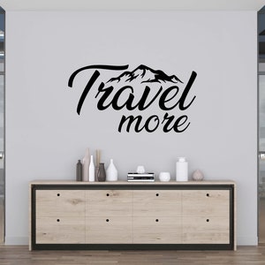 Calcomanía de pared con frase de aventura, decoración de pared para amantes de la aventura, arte de pared con cita, pegatina de pared de montaña, letra de vinilo, pegatina de ventana QU0054