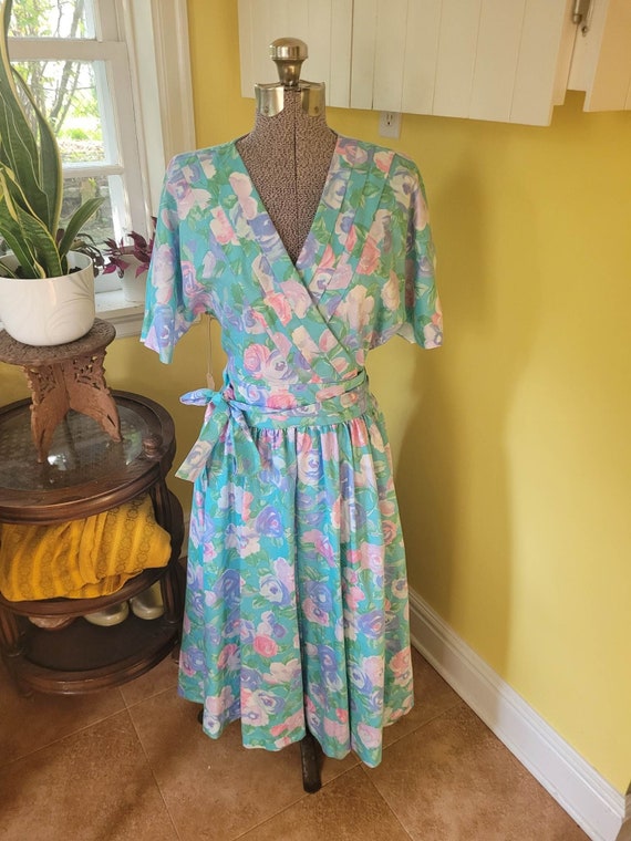 Late 1970's Impromptu Teal Wrap dress in pink and… - image 1
