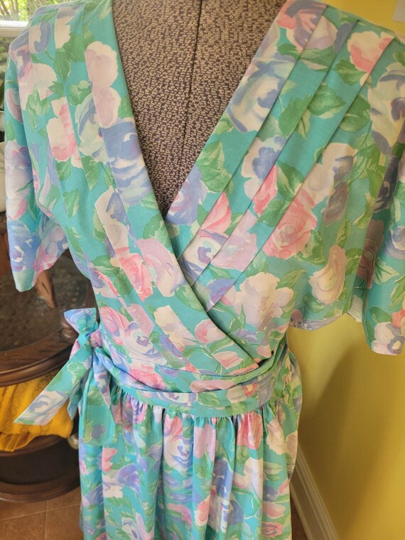 Late 1970's Impromptu Teal Wrap dress in pink and… - image 3
