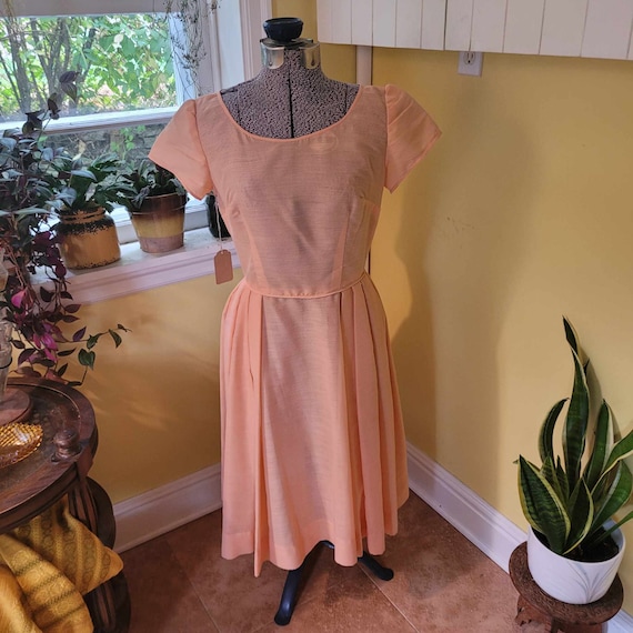 1960's Handmade peach Tea dress with pleated skir… - image 1