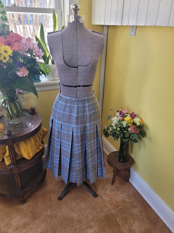 1970's Reversible pleated skirt from Impromptu. 10