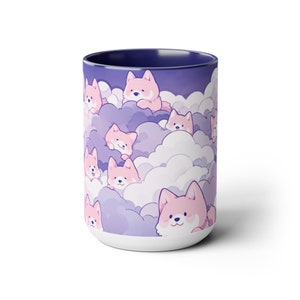 Taza de perro Shiba Kawaii de 15 oz, linda taza estética, lindos perros kawaii en las nubes, lindas tazas moradas, linda taza de café con perro Shiba, linda taza Chibi