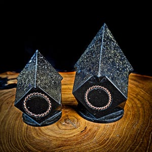 Orgonite Cuboctahedron with octahedron pointed top, Energy Generator: Tensor Ring Amplifier