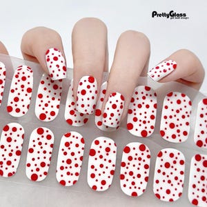 Envolturas de uñas de gel de secado rápido con lunares rojos / Pegatinas de uñas con puntos blancos y rojos listas para usar / Manicura DIY divertida y duradera (22 tiras)