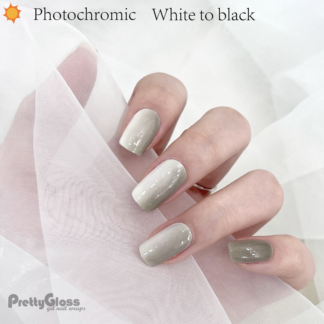 Gel Nail Wraps Sun Photochromic White to Gray Color Glossy Design ...