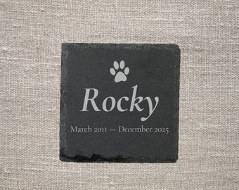 Piedra conmemorativa para perros / Regalo personalizado por la pérdida de una mascota / Pizarra grabada a medida / Placa de recuerdo