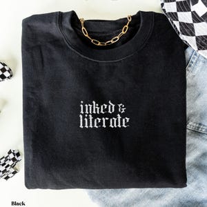 Bücherwurm Sweatshirt, Bücherwurm Stickerei Sweatshirt, Tattoo-Liebhaber Sweatshirt, Geschenk für Buchliebhaber, Geschenk für Bücherwurm, feministisches Sweatshirt