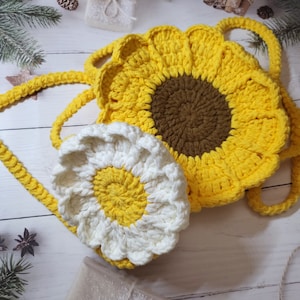 Daisy/Sunflower Crochet Crossbody Bag for Girls and Adults, Handmade Crochet Shoulder Bag, Customized Knitting Bags