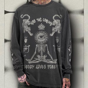 Ingen lever för evigt långärmad t-shirt