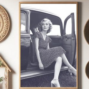 Vintage Car Canvas Print: 1940s Glamour, Retro Photography