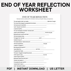 Può includere: Un foglio di lavoro stampabile per la riflessione di fine anno con suggerimenti per l'autovalutazione. Il testo nero su sfondo bianco include domande sulle esperienze e le lezioni dell'anno. Disponibile come PDF e in formato US Letter.