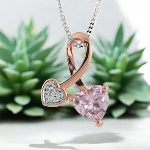 Collier pendentif coeur en or rose - breloque amour améthyste rose - collier double coeur délicat - cadeau romantique pour elle - bijoux de Saint-Valentin