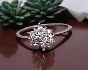 Anillo de copo de nieve de plata de ley: halo de circonitas, joyería de invierno