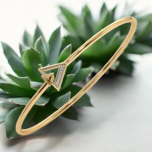 Arrow Gold Bracelet - Dainty Geometric Bangle - Minimalist Gold Jewelry - Modern Adjustable Bracelet - Gift for Her