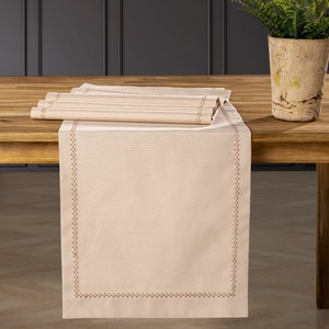 Exquisite Luxury: Cream Linen Table Runner - Ideal Housewarming Gift for Kitchen and Dining Enthusiasts, Perfect for Elegant Home Decor