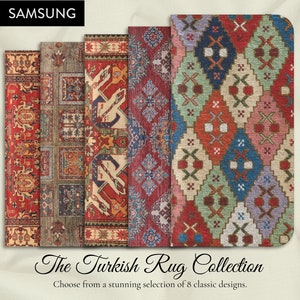 Könnte beinhalten: Eine Sammlung von acht türkischen Teppichen mit komplizierten Mustern in Rot-, Blau-, Grün- und Beigetönen. Die Teppiche sind vertikal angeordnet und weisen geometrische Muster auf. Der Text "The Turkish Rug Collection" und "Choose from a stunning selection of 8 classic designs." wird unter den Teppichen angezeigt.