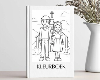 Peut inclure: Livre de coloriage en noir et blanc représentant un garçon et une fille debout devant une église. Le livre porte le titre "KLEURBOEK" sur la couverture.
