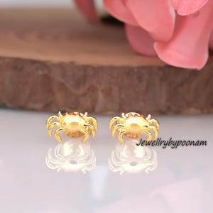 14k Gold Tiny Crab Stud Earrings, Crab Threadless Earrings, Tiny Crab Post Stud Earrings, Crab Shaped Cartilage Stud Earrings, Tragus Studs