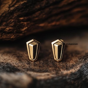14k Gold Tiny Coffin Stud Earrings, Small Pair of Coffin Stud Earrings, Coffin Stud Earrings, Halloween coffin Box Stud, Little Coffin Studs